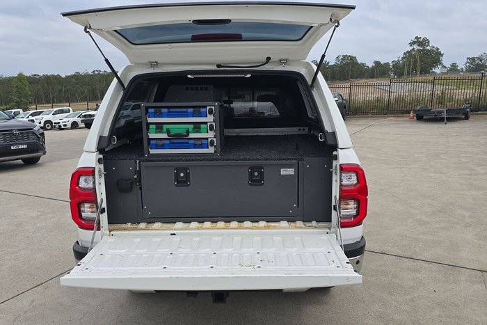 2021 Toyota Hilux SR5