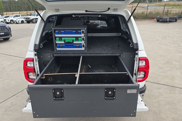 2021 Toyota Hilux SR5