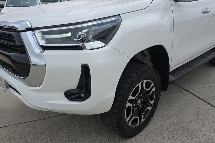 2021 Toyota Hilux SR5