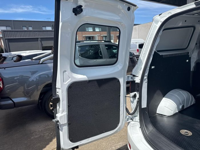 2025 LDV G10