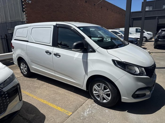 2025 LDV G10