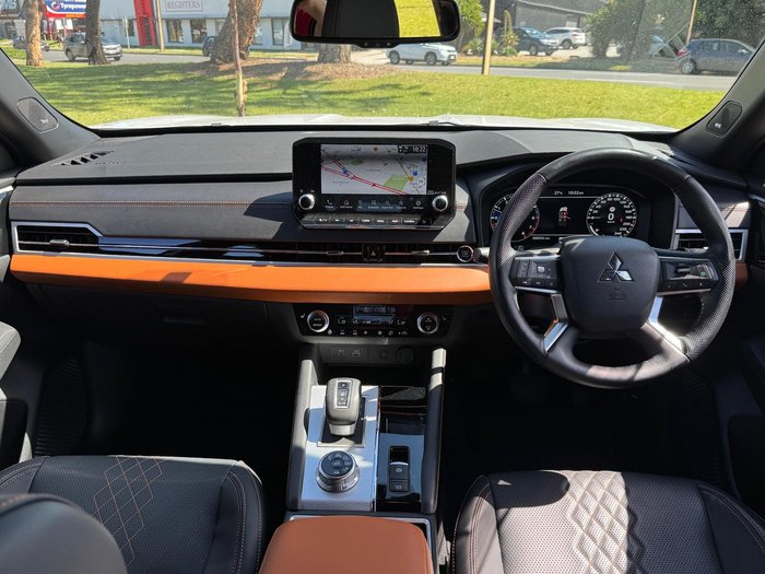 2024 Mitsubishi Outlander Exceed Tourer ZM MY24 AWD White Diamond with Black Mica Roof