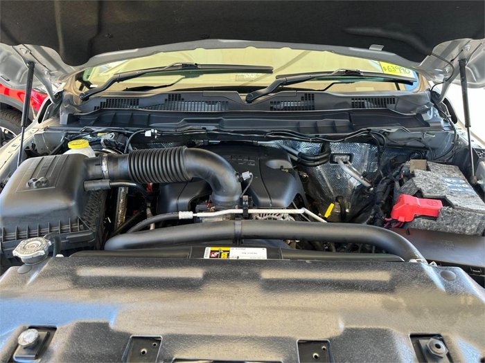 2018 RAM 1500 Express DS MY18 4X4 Dual Range Bright Silver