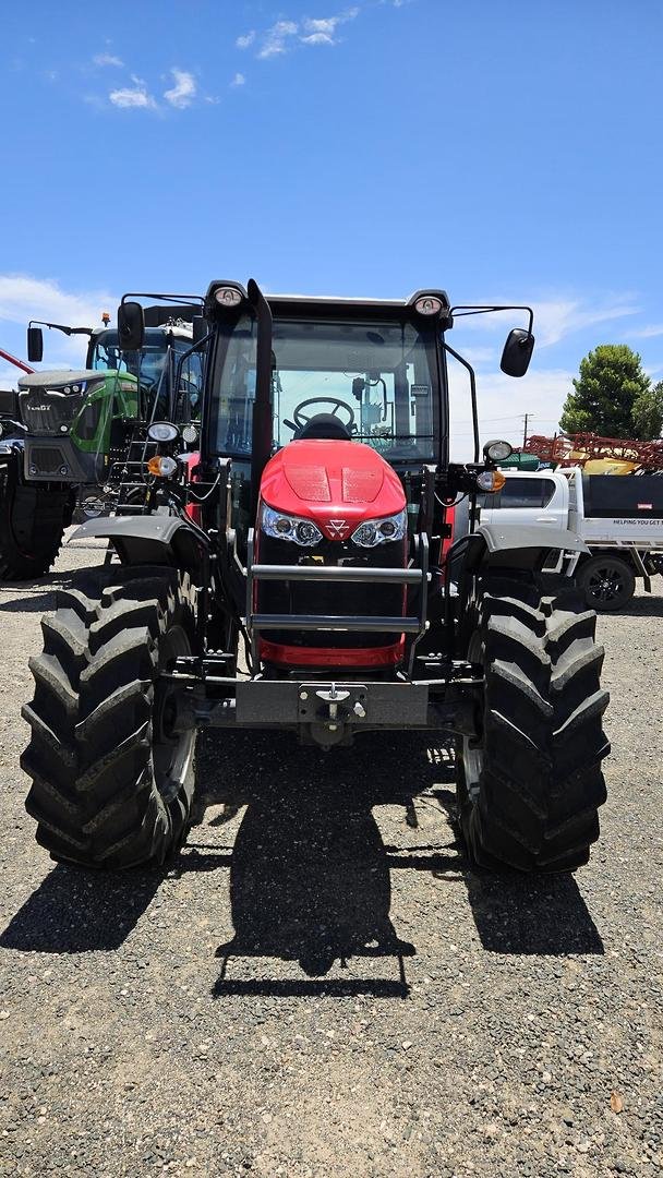 2022 Massey Ferguson 6712 Global Series Red