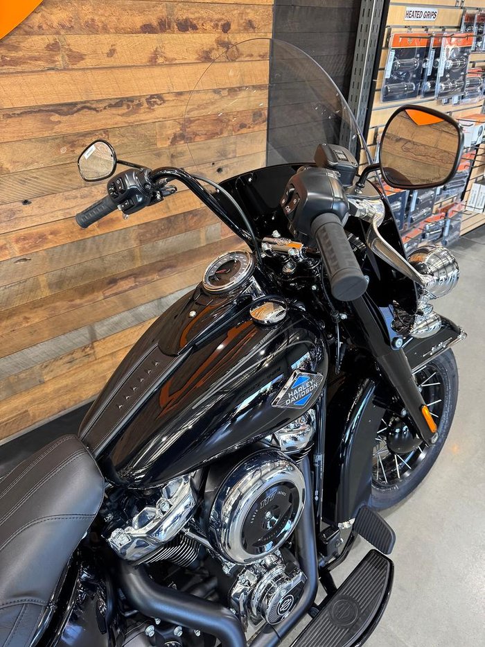 2025 Harley-Davidson Heritage Classic 117 (FLHC) Softail Black