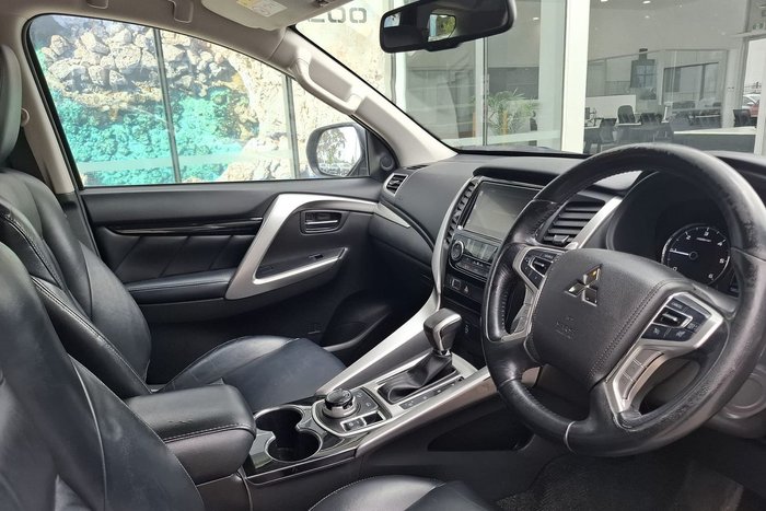 2016 Mitsubishi Pajero Sport GLS