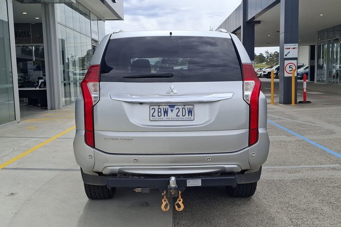 2016 Mitsubishi Pajero Sport GLS