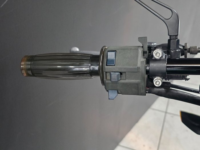 1991 Kawasaki ZR550 (ZEPHYR)