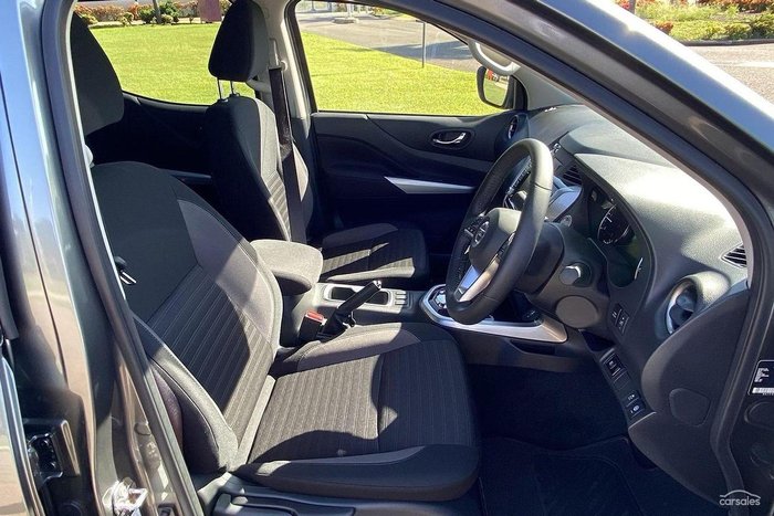 2025 Nissan Navara ST-X