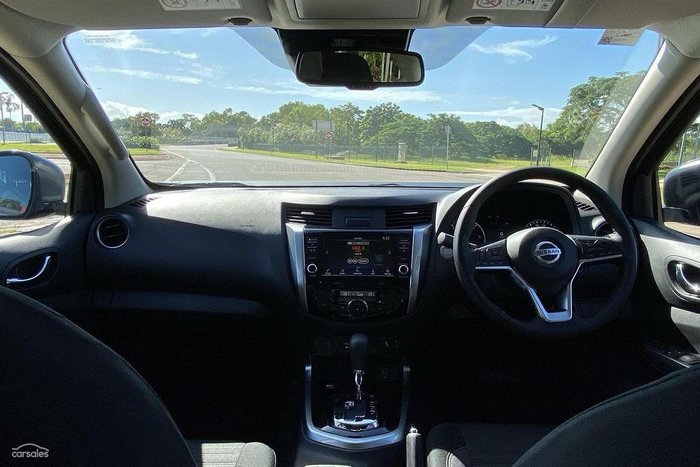 2025 Nissan Navara ST-X