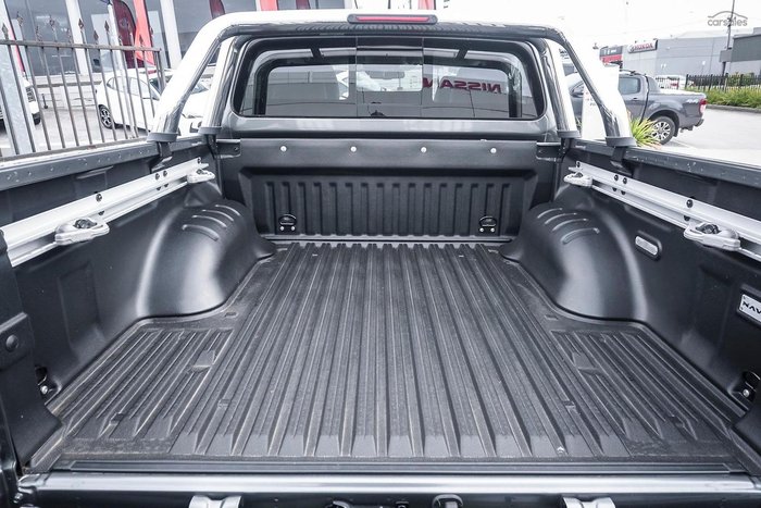 2025 Nissan Navara ST-X