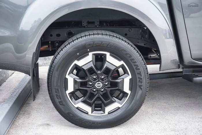 2025 Nissan Navara ST-X