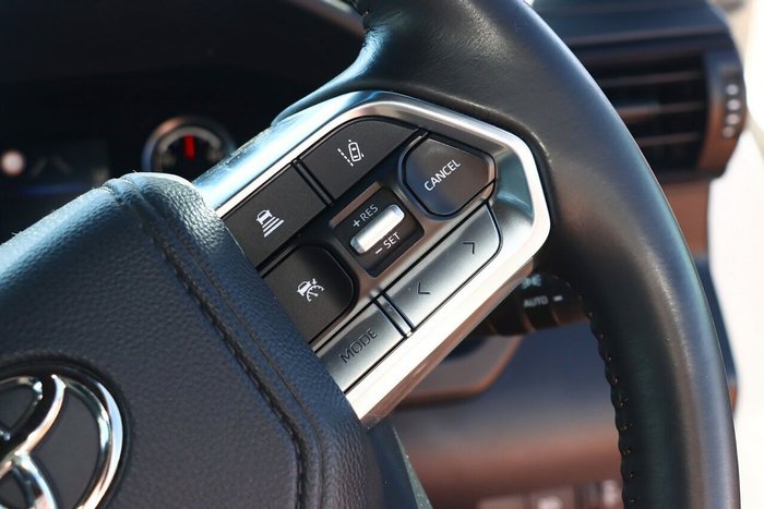 2024 Toyota Landcruiser GXL