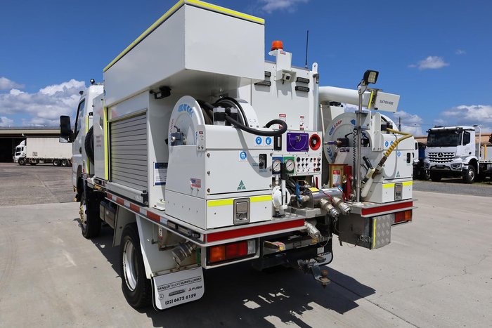 2017 Fuso Canter Fg 4X4 Quik Corp Fire Truck White