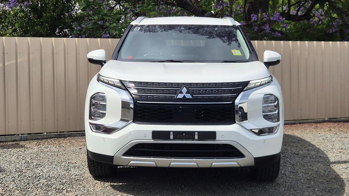 2022 Mitsubishi Outlander LS