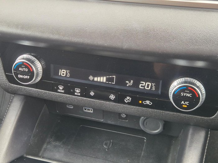 2022 Mitsubishi Outlander LS