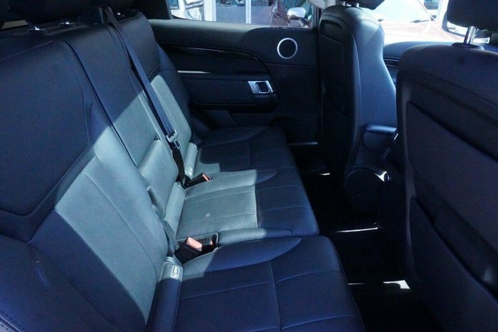 2019 Land Rover Discovery SD6 SE