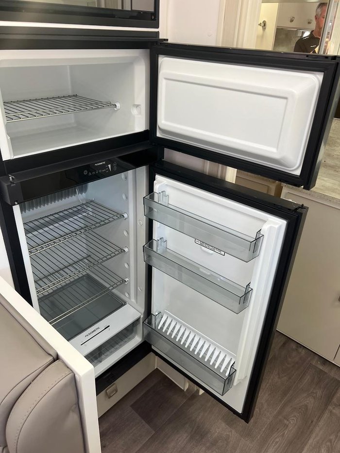 2022 Design RV Forerunner Van 2-1, 19'