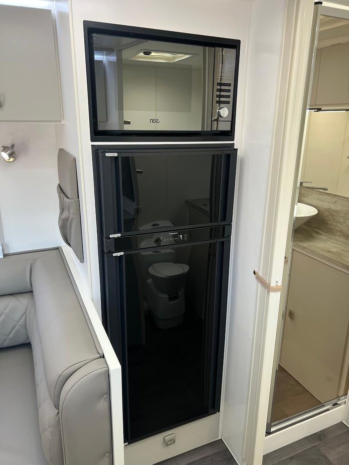 2022 Design RV Forerunner Van 2-1, 19'