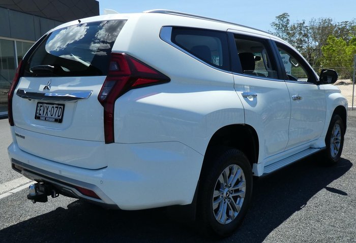 2022 Mitsubishi Pajero Sport GLX