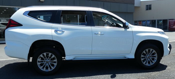 2022 Mitsubishi Pajero Sport GLX