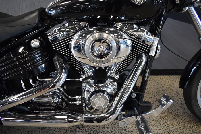 2008 Harley-davidson FXCW ROCKER VIVID BLACK