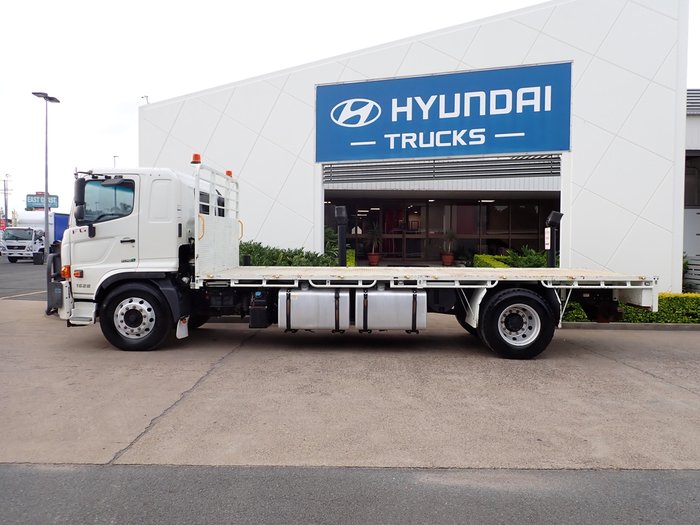 2017 HINO FG 1628