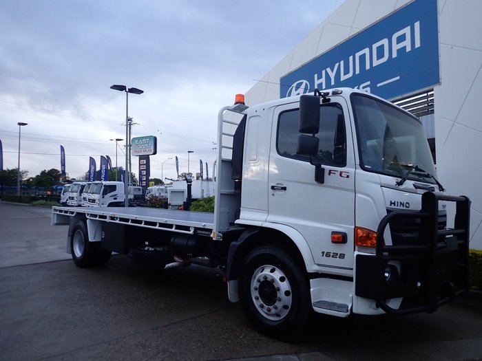 2017 HINO FG 1628