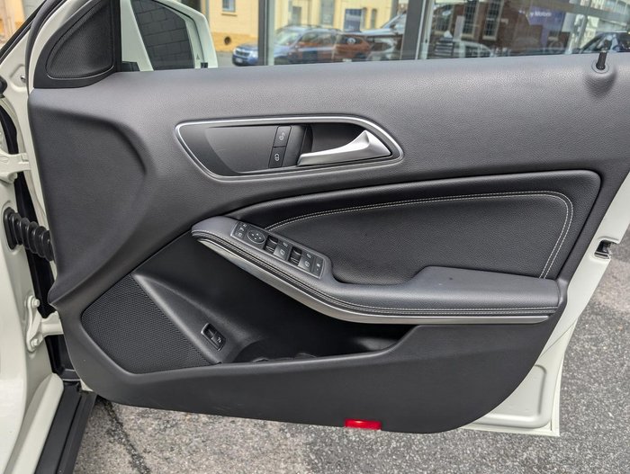 2017 Mercedes-Benz GLA-Class GLA220 d X156 Cirrus White