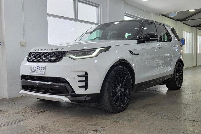 2022 Land Rover Discovery D300 R-Dynamic S