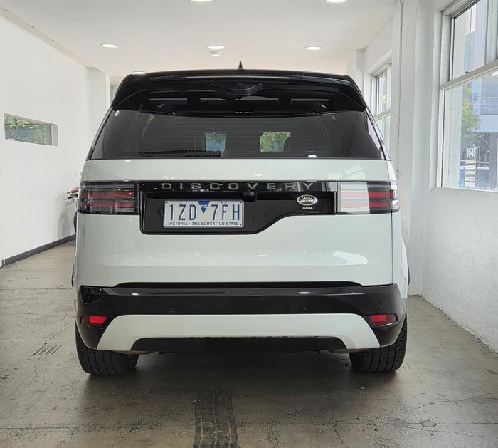 2022 Land Rover Discovery D300 R-Dynamic S