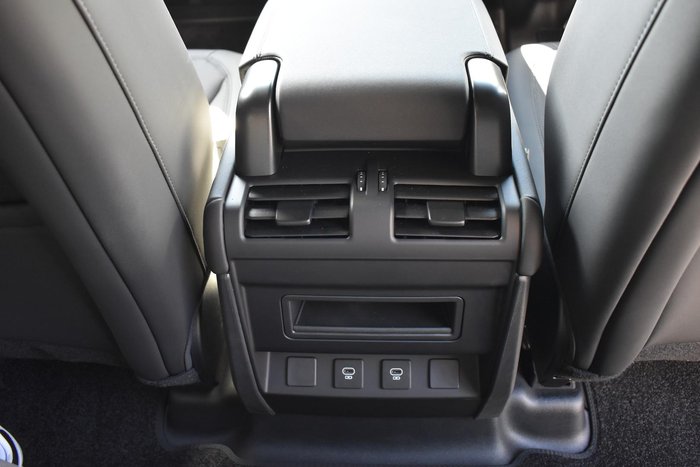 2025 Land Rover Defender 110 P400 X-Dynamic SE L663 MY25.5 AWD Fuji White