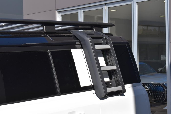 2025 Land Rover Defender 110 P400 X-Dynamic SE L663 MY25.5 AWD Fuji White