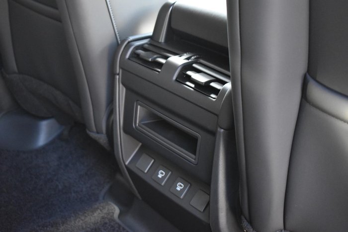 2025 Land Rover Defender 110 P400 X-Dynamic SE L663 MY25.5 AWD Fuji White