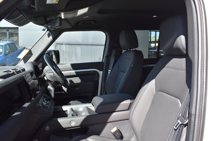 2025 Land Rover Defender 110 P400 X-Dynamic SE L663 MY25.5 AWD Fuji White