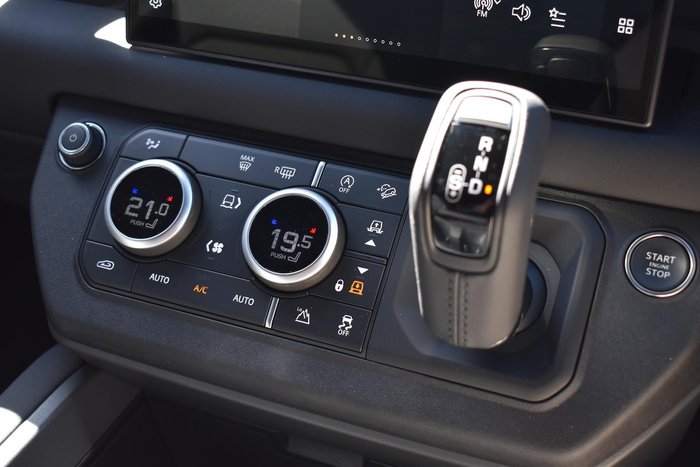 2025 Land Rover Defender 110 P400 X-Dynamic SE L663 MY25.5 AWD Fuji White