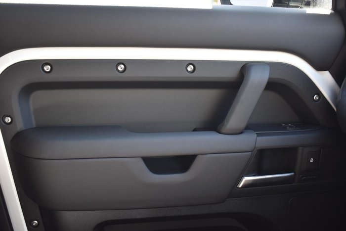 2025 Land Rover Defender 110 P400 X-Dynamic SE L663 MY25.5 AWD Fuji White