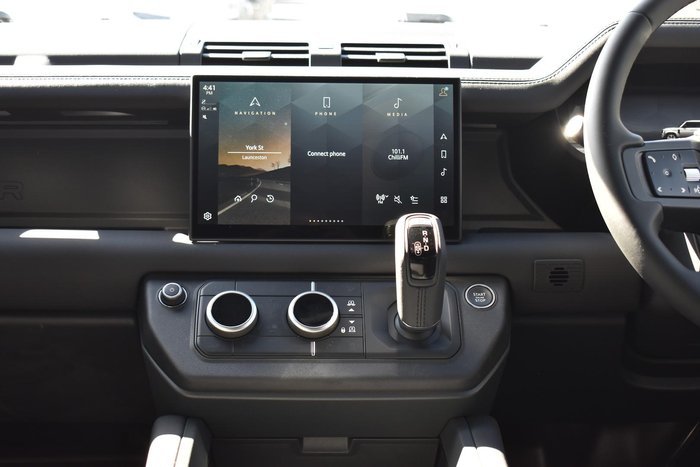 2025 Land Rover Defender 110 P400 X-Dynamic SE L663 MY25.5 AWD Fuji White