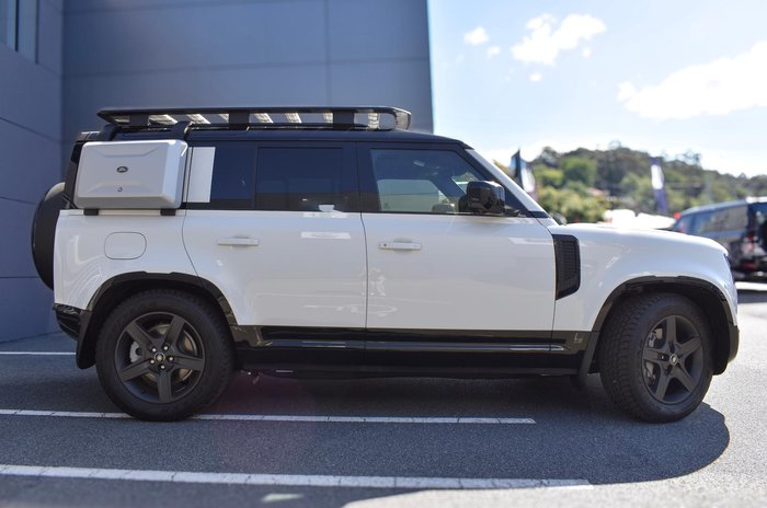 2025 Land Rover Defender 110 P400 X-Dynamic SE L663 MY25.5 AWD Fuji White