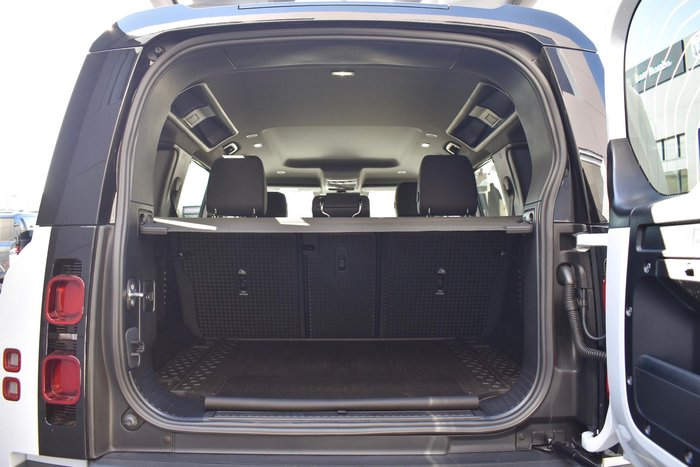 2025 Land Rover Defender 110 P400 X-Dynamic SE L663 MY25.5 AWD Fuji White