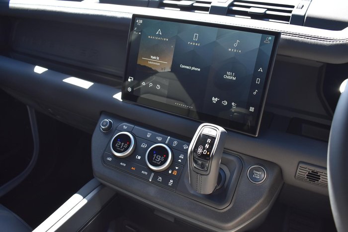 2025 Land Rover Defender 110 P400 X-Dynamic SE L663 MY25.5 AWD Fuji White