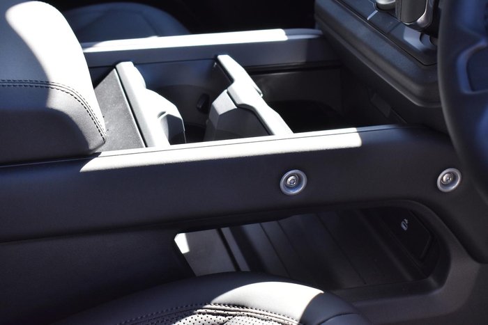 2025 Land Rover Defender 110 P400 X-Dynamic SE L663 MY25.5 AWD Fuji White