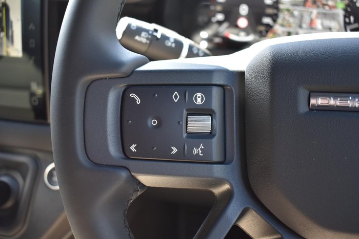 2025 Land Rover Defender 110 P400 X-Dynamic SE L663 MY25.5 AWD Fuji White