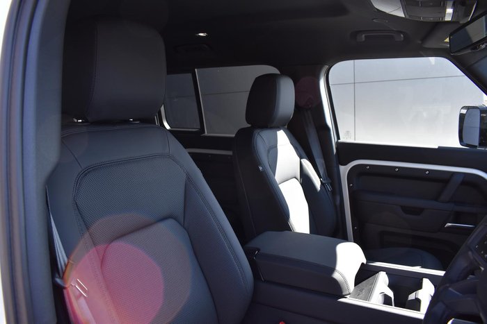 2025 Land Rover Defender 110 P400 X-Dynamic SE L663 MY25.5 AWD Fuji White