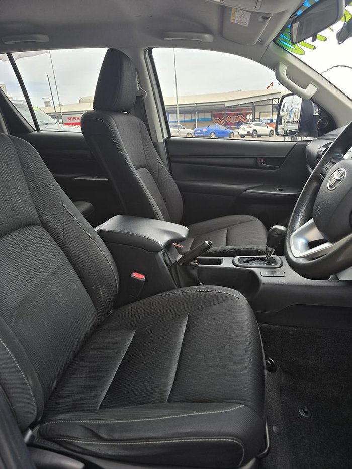 2016 Toyota Hilux SR