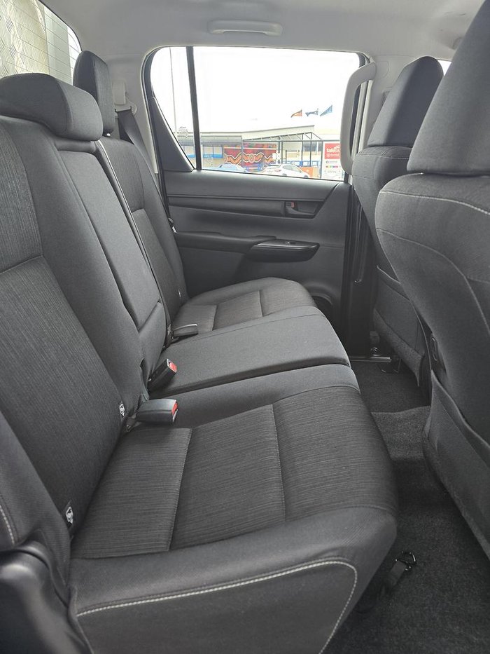 2016 Toyota Hilux SR