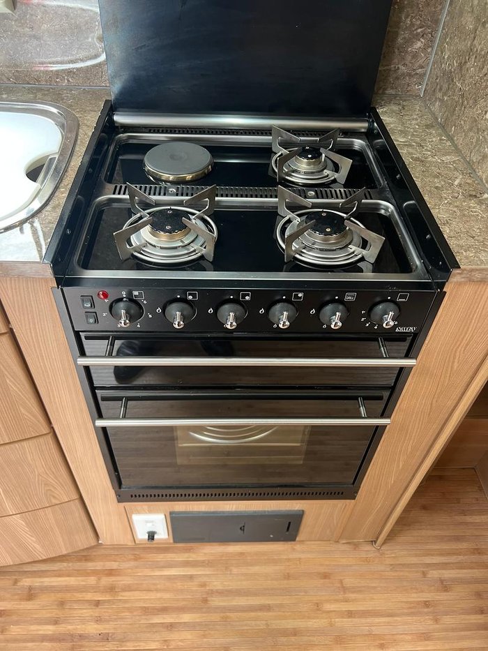 2012 Jayco Sterling Slide Out 21.65-3