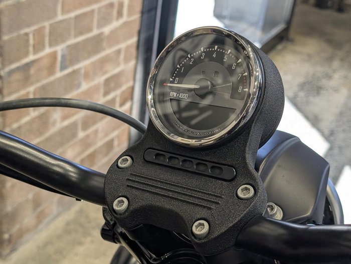 2013 Harley-Davidson Iron 883 (XL883N) Sportster Black