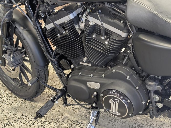 2013 Harley-Davidson Iron 883 (XL883N) Sportster Black