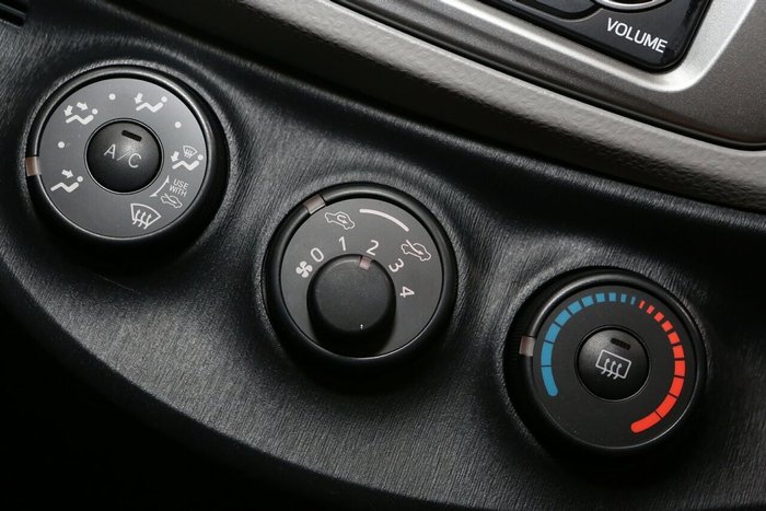 2013 Toyota Yaris YR